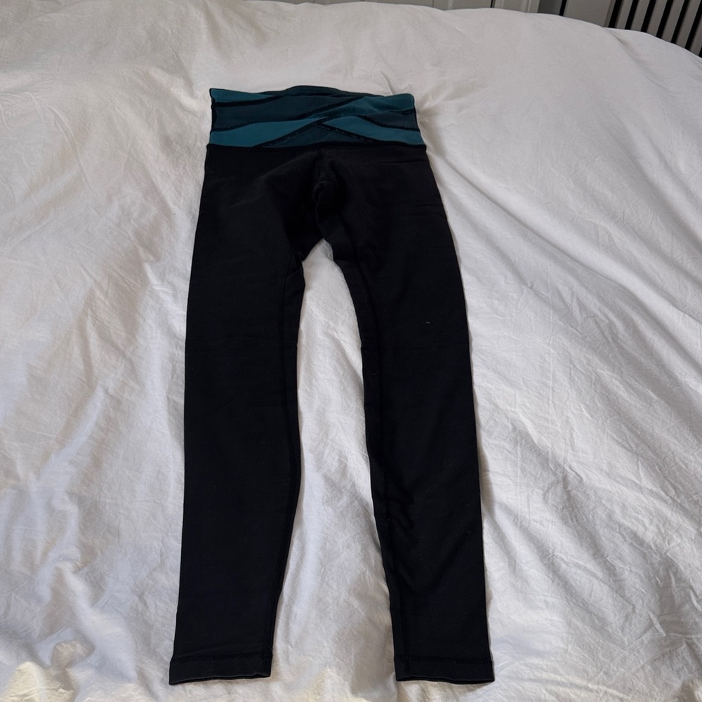 Vintage Lululemon Athletica Black and Teal Leggings